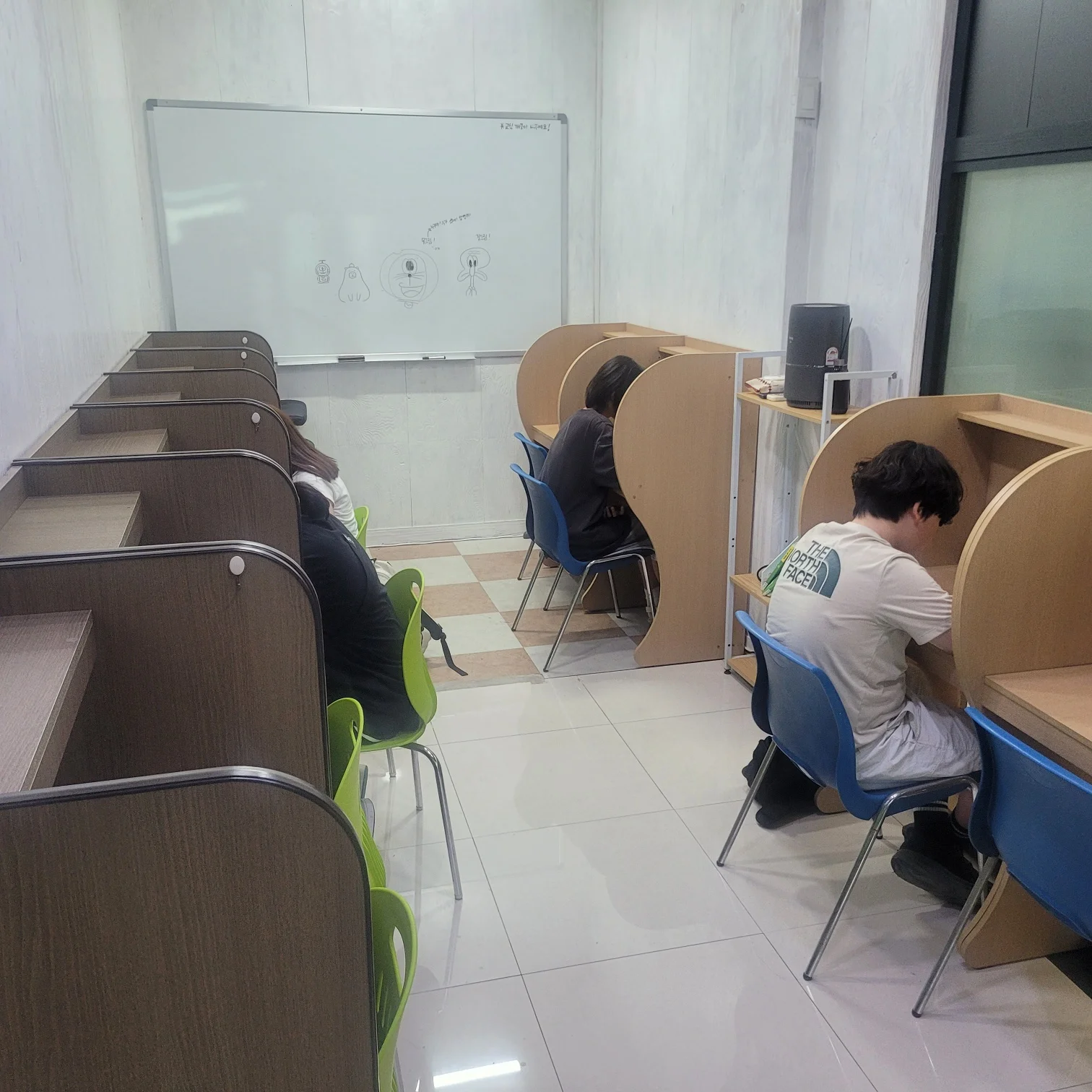 개별 학습을 위한 자리